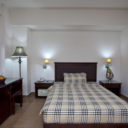 La Rose Hotel Sylhet Bagian luar foto
