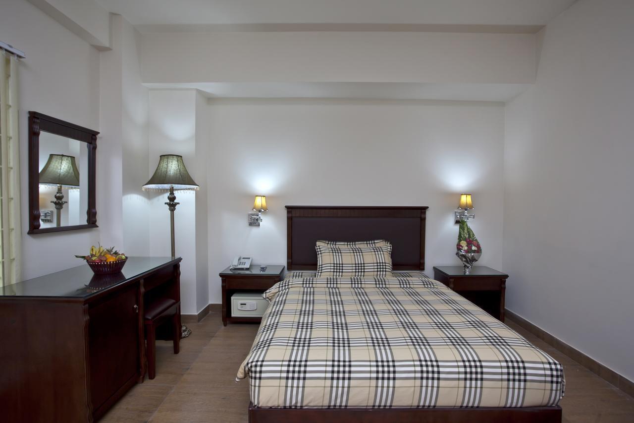 La Rose Hotel Sylhet Bagian luar foto