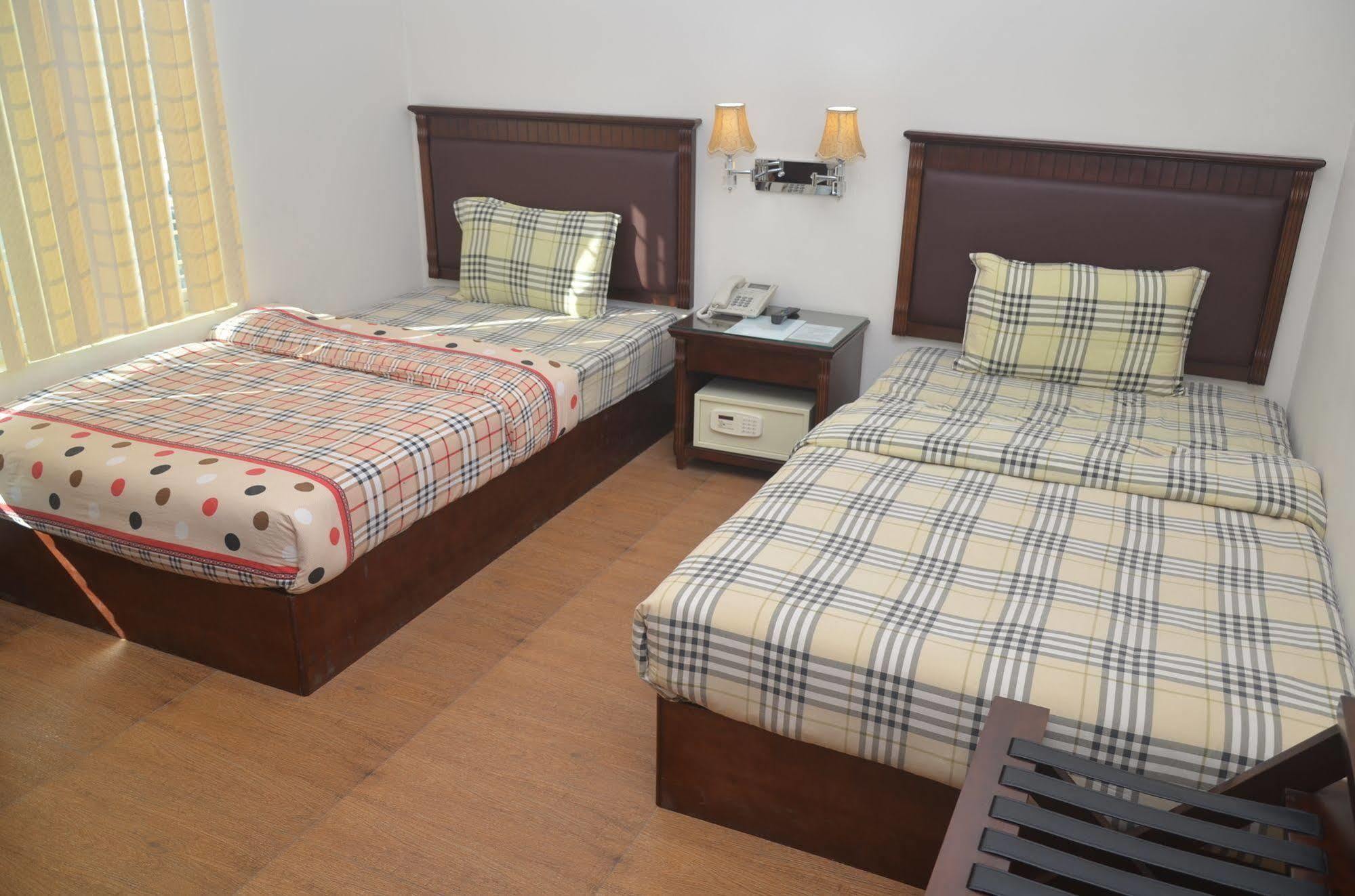 La Rose Hotel Sylhet Bagian luar foto